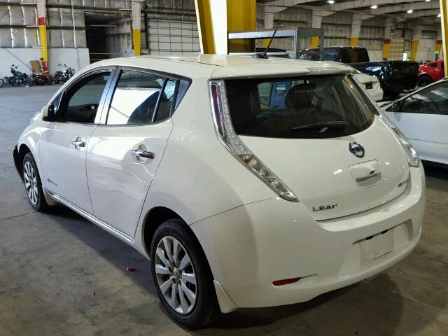 1N4BZ0CPXHC300717 - 2017 NISSAN LEAF S WHITE photo 3