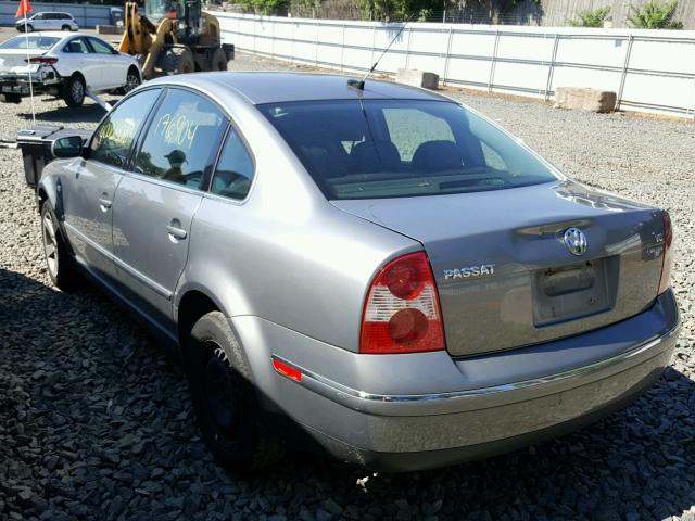 WVWTH63B04P101199 - 2004 VOLKSWAGEN PASSAT GLX 灰色 照片 3