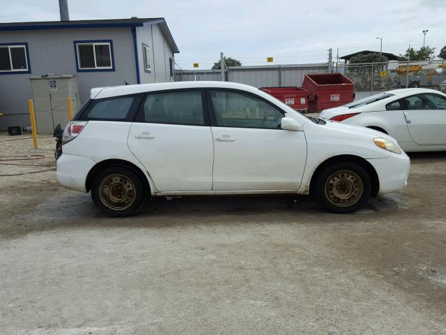 2T1KR32E15C476165 - 2005 TOYOTA MATRIX BAS WHITE photo 9