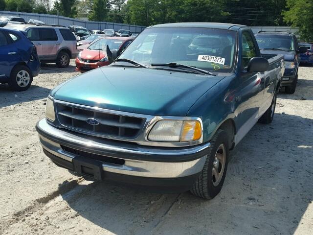 1FTZF1729WNB65317 - 1998 FORD F150 GREEN photo 2