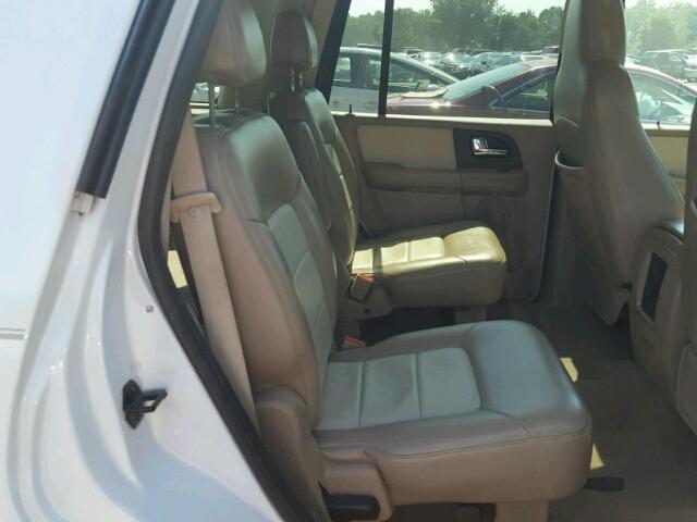 1FMFU18505LA26460 - 2005 FORD EXPEDITION WHITE photo 6