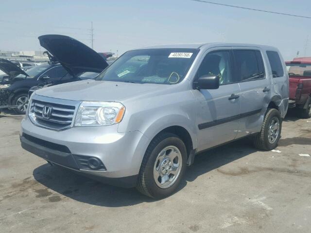 5FNYF3H29CB043766 - 2012 HONDA PILOT LX SILVER photo 2