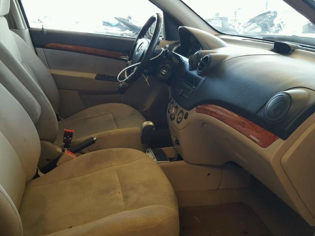 KL1TD6DE3BB132341 - 2011 CHEVROLET AVEO LS WHITE photo 5