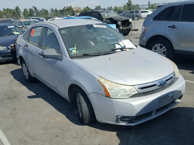 1FAHP34NX8W204633 - 2008 FORD FOCUS S/SE SILVER photo 1