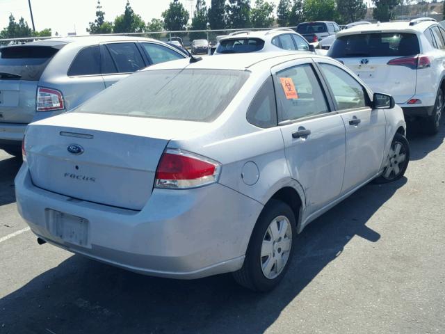 1FAHP34NX8W204633 - 2008 FORD FOCUS S/SE SILVER photo 4