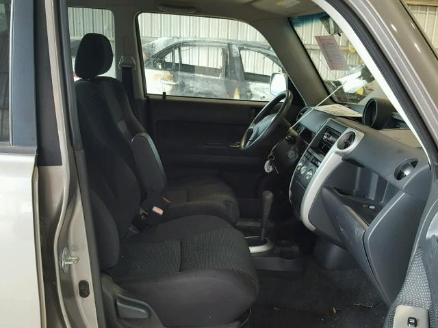 JTLKT324954007504 - 2005 TOYOTA SCION XB Gümüş foto 5