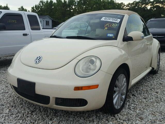 3VWRF31Y08M401226 - 2008 VOLKSWAGEN NEW BEETLE 奶油色 照片 2