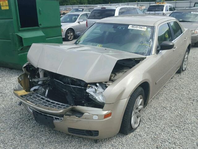 2C3KA43R88H240707 - 2008 CHRYSLER 300 LX TAN photo 2