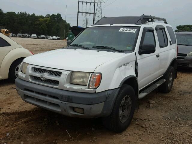 5N1ED28T3YC561741 - 2000 NISSAN XTERRA XE WHITE photo 2