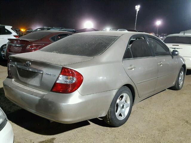 4T1BE32K42U536211 - 2002 TOYOTA CAMRY LE WHITE photo 4