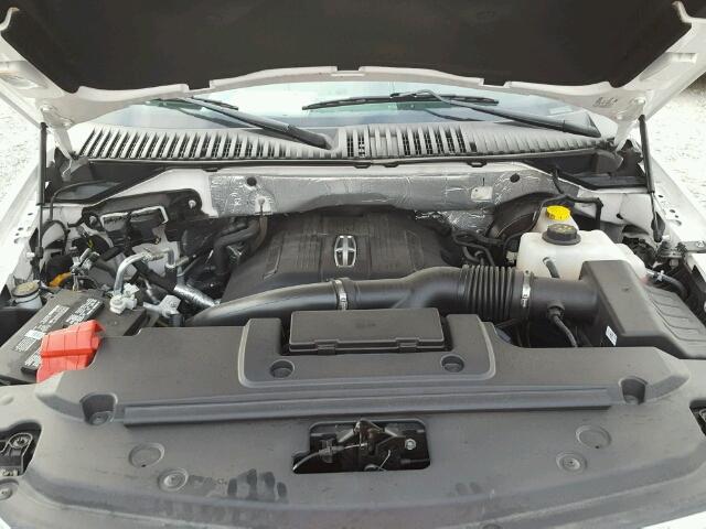 5LMJJ2HT3HEL03129 - 2017 LINCOLN NAVIGATOR Biały zdjęcie 7