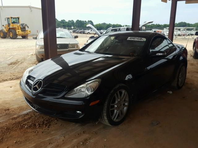 WDBWK54F68F172900 - 2008 MERCEDES-BENZ SLK 280 BLACK photo 2