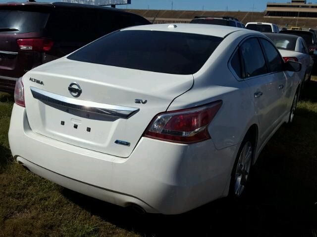 1N4AL3AP0DN555666 - 2013 NISSAN ALTIMA WHITE photo 4