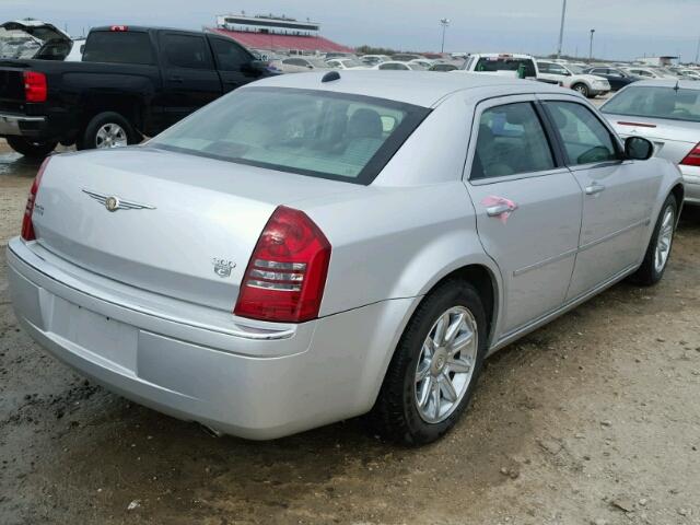 2C3KA63H96H114923 - 2006 CHRYSLER 300C SILVER photo 4