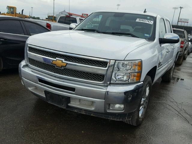 3GCPCSE06DG174960 - 2013 CHEVROLET SILVERADO WHITE photo 2