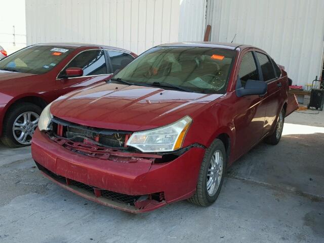 1FAHP3FNXAW291548 - 2010 FORD FOCUS SE RED photo 2