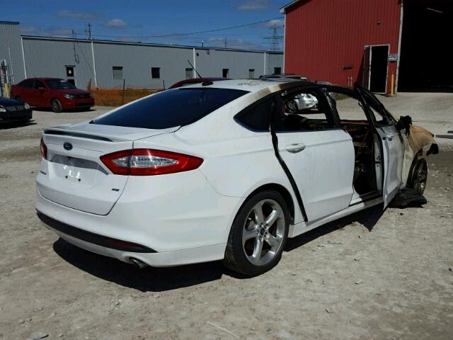 3FA6P0H71FR298998 - 2015 FORD FUSION SE WHITE photo 4