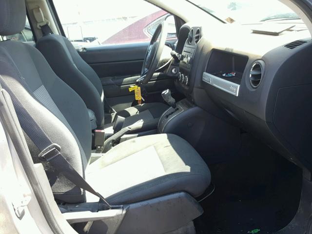 1C4NJDBBXED815895 - 2014 JEEP COMPASS SP SILVER photo 5