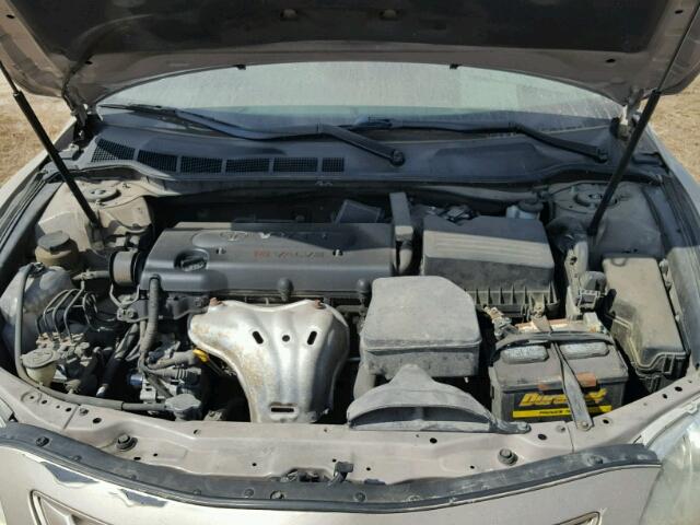 4T1BE46K27U062945 - 2007 TOYOTA CAMRY NEW GOLD photo 7