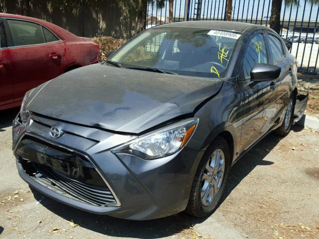 3MYDLBZV5GY125032 - 2016 TOYOTA SCION IA CHARCOAL photo 2