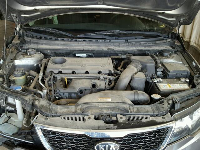 KNAFU4A2XC5602589 - 2012 KIA FORTE GRAY photo 7