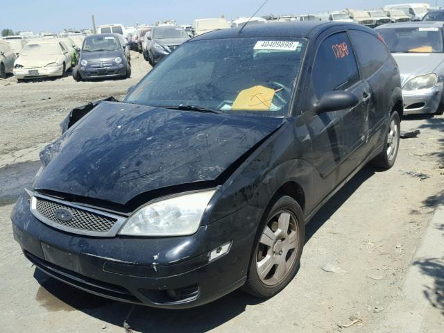 1FAHP31N77W234448 - 2007 FORD FOCUS ZX3 BLACK photo 2