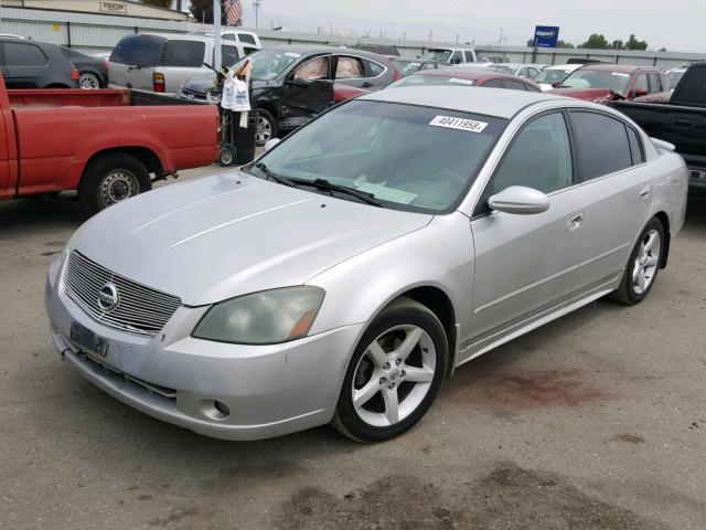 1N4BL11D75C369330 - 2005 NISSAN ALTIMA SE SILVER photo 2