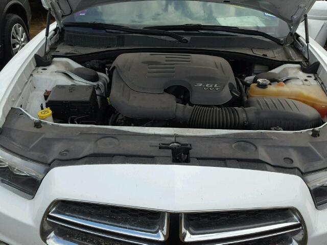 2C3CDXBGXDH730380 - 2013 DODGE CHARGER WHITE photo 7