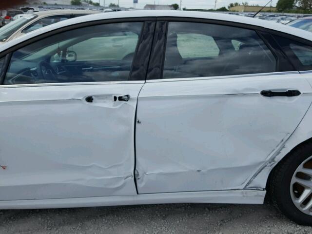 3FA6P0H71GR380084 - 2016 FORD FUSION SE WHITE photo 9