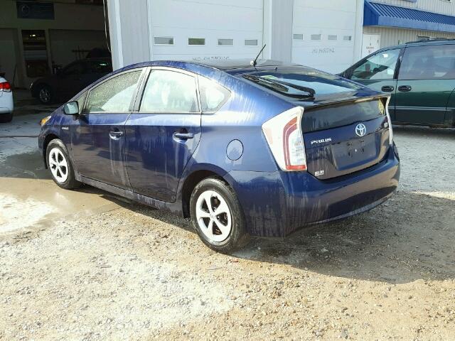 JTDKN3DU8F0436595 - 2015 TOYOTA PRIUS BLUE photo 3