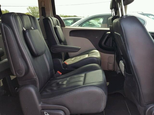 2C4RC1BG1DR705447 - 2013 CHRYSLER TOWN & COU BLACK photo 6