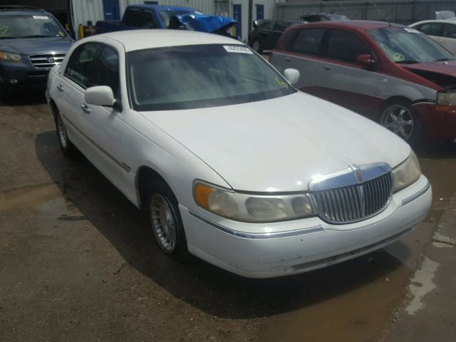 1LNFM81W8WY703352 - 1998 LINCOLN TOWN CAR E WHITE photo 1