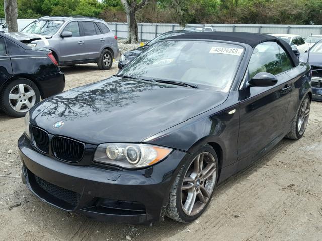 WBAUN93559VK40737 - 2009 BMW 135 I BLACK photo 2