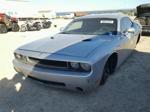 2B3CJ4DV7AH260062 - 2010 DODGE CHALLENGER SILVER photo 2