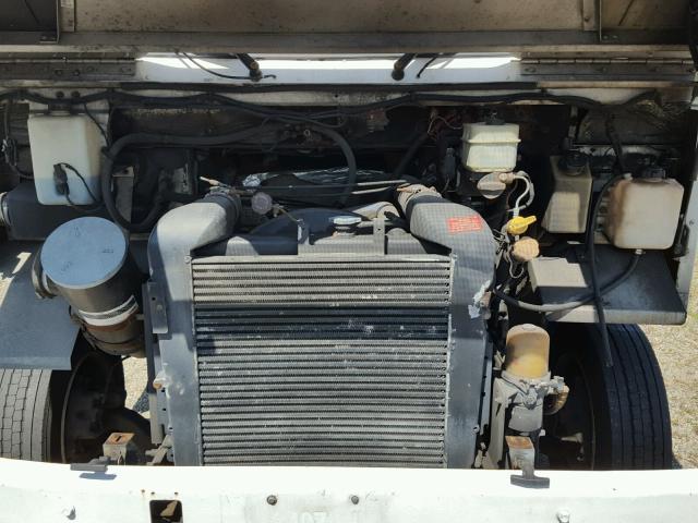4UZA4FF41XCA50337 - 1999 FREIGHTLINER CHASSIS M WHITE photo 7