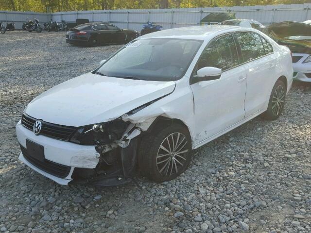 3VWDZ7AJ3BM368144 - 2011 VOLKSWAGEN JETTA SE WHITE photo 2