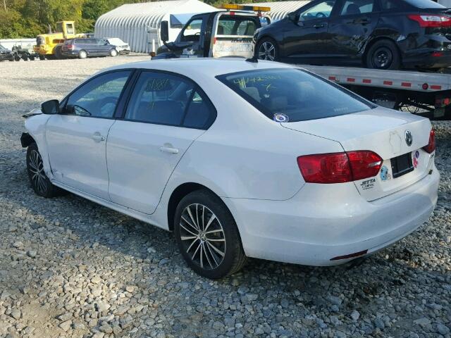 3VWDZ7AJ3BM368144 - 2011 VOLKSWAGEN JETTA SE WHITE photo 3