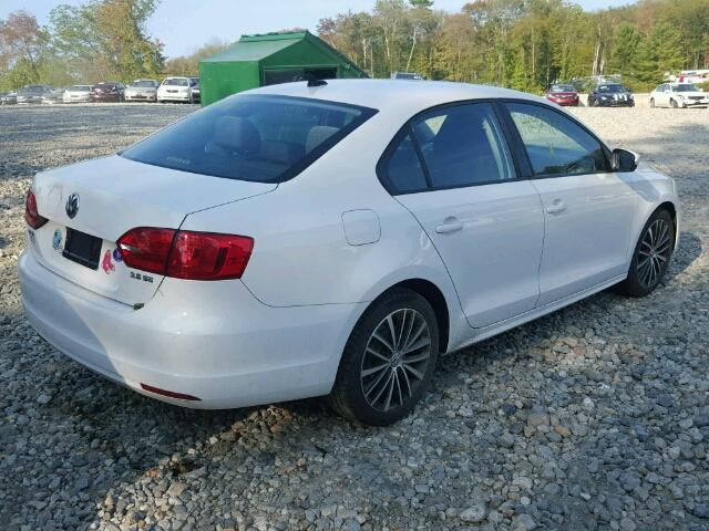 3VWDZ7AJ3BM368144 - 2011 VOLKSWAGEN JETTA SE WHITE photo 4