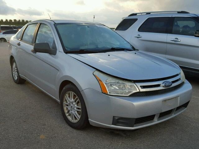 1FAHP35N99W108833 - 2009 FORD FOCUS SE SILVER photo 1