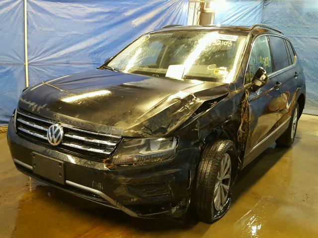 3VV2B7AX6JM130369 - 2018 VOLKSWAGEN TIGUAN SE Schwarz Foto 2