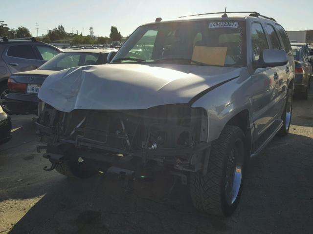 1GKEK63U05J186548 - 2005 GMC YUKON DENA SILVER photo 2