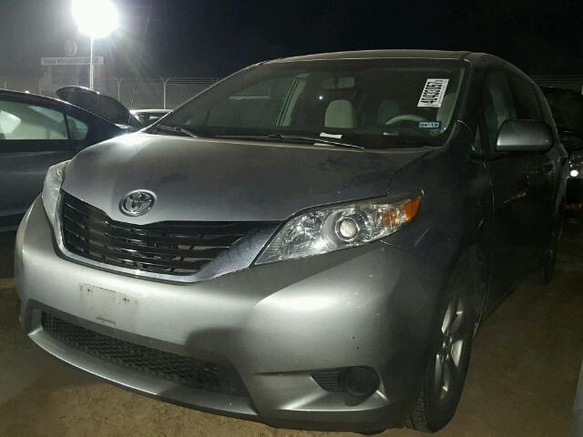 5TDKK3DC6DS368159 - 2013 TOYOTA SIENNA LE SILVER photo 2