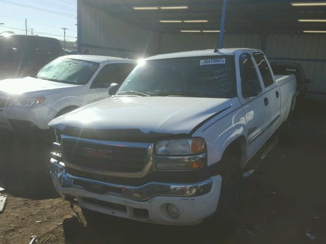 1GTHK232X6F132839 - 2006 GMC SIERRA K25 WHITE photo 2