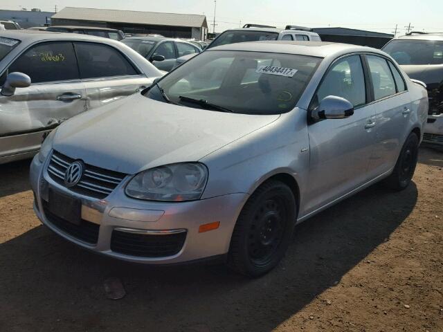 3VWRA71K08M198565 - 2008 VOLKSWAGEN JETTA SILVER photo 2