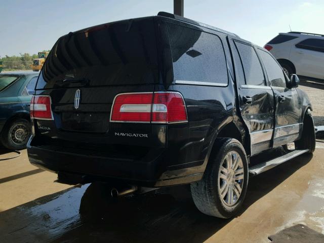 5LMFU27558LJ19869 - 2008 LINCOLN NAVIGATOR Czarny zdjęcie 4