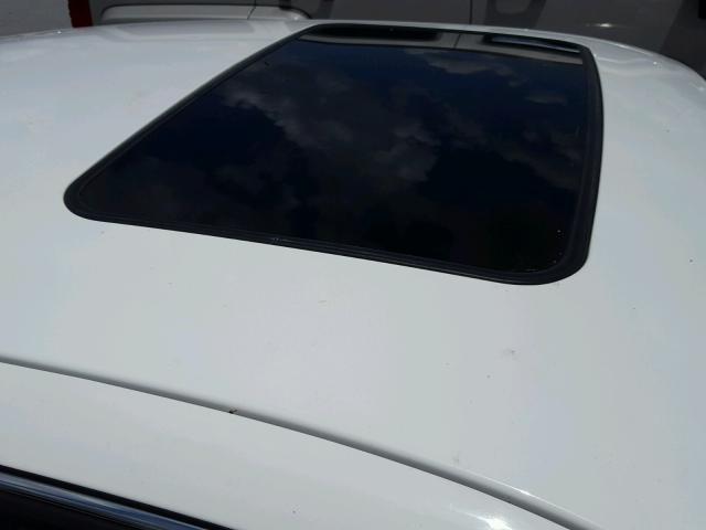 1LNFM82W8WY711899 - 1998 LINCOLN TOWN CAR S WHITE photo 9