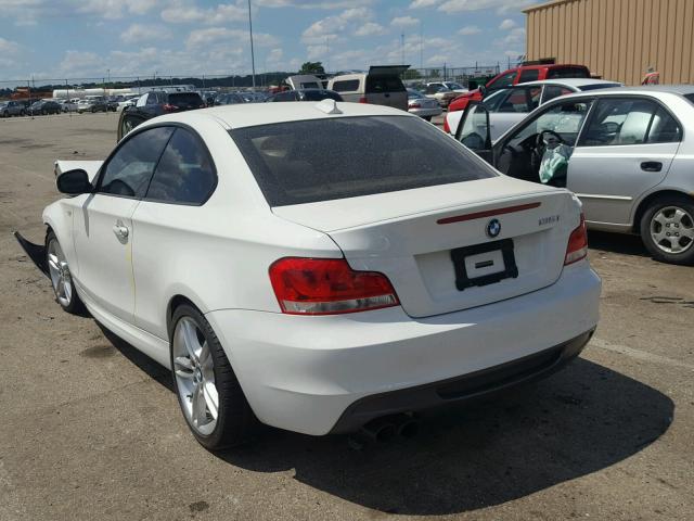 WBAUC9C51CVM11626 - 2012 BMW 135 I Білий фото 3