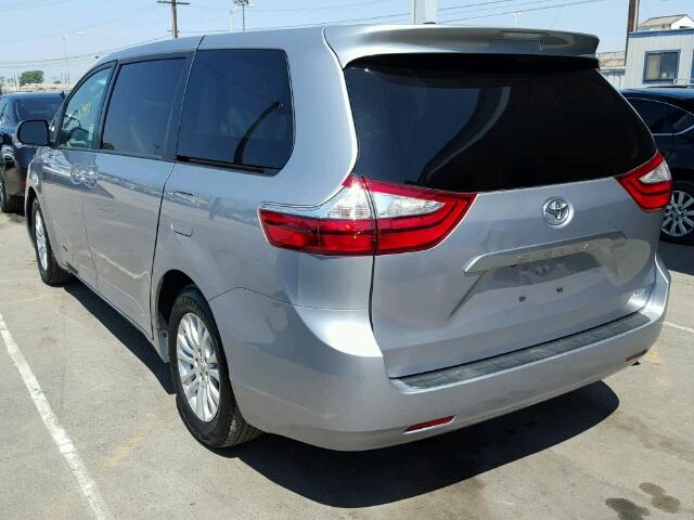 5TDYZ3DCXHS795095 - 2017 TOYOTA SIENNA XLE SILVER photo 3