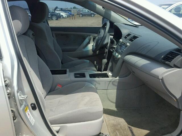 4T1BE46K29U318150 - 2009 TOYOTA CAMRY SILVER photo 5