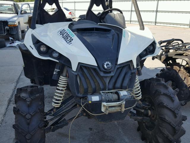 3JBPGDP15EJ000276 - 2014 CAN-AM MAVERICK 1 WHITE photo 9